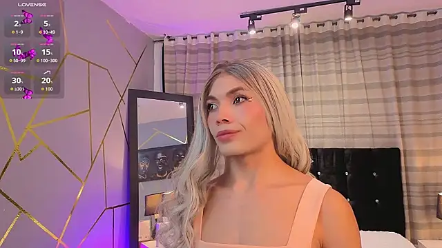 Megan Do Santos online show from 17, 12, 2025