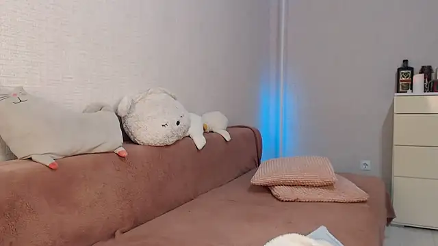 lovely hayley online show from 24, 2, 2025