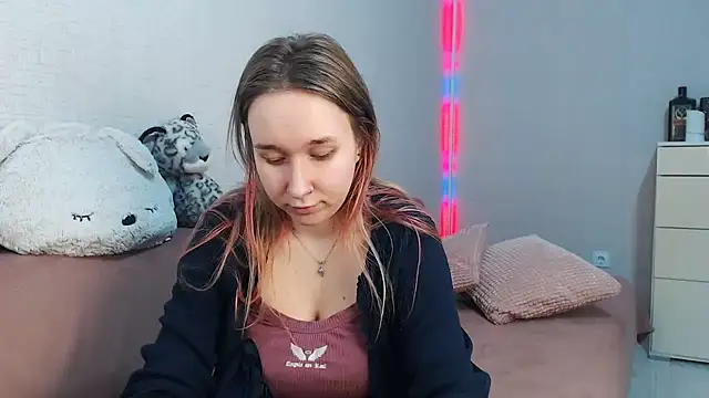 lovely hayley online show from 13, 2, 2026