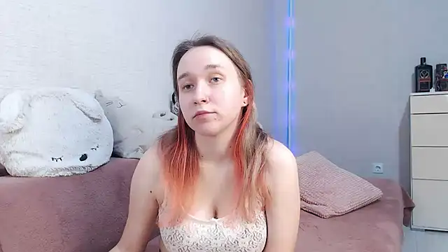 lovely hayley online show from 8, 4, 2026