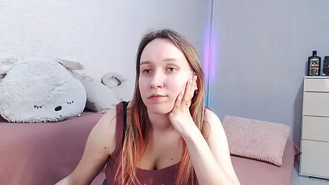 lovely hayley online show from 28, 4, 2026