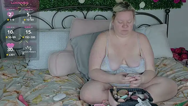 Snapshot of siennaxluxx chatting on 29, 6, 2026 siennaxluxx online show from 29, 6, 2026