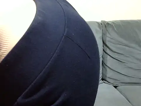 Snapshot of Pretty_lilly02 chatting on 11, 6, 2026 Pretty lilly02 online show from 11, 6, 2026
