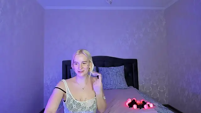 Amanda054 online show from 4, 3, 2025