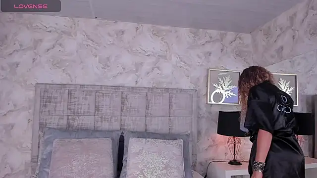 Luna18Pink online show from 28, 4, 2026