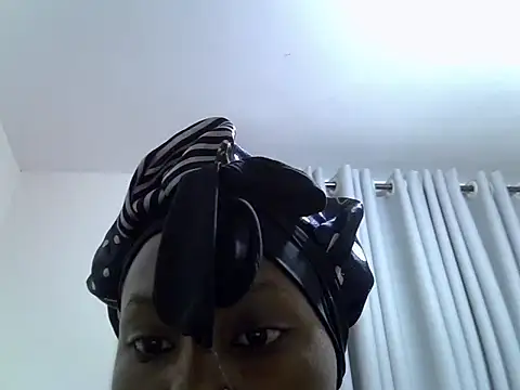 Snapshot of Queen_loveer chatting on 24, 3, 2026 Queen loveer online show from 24, 3, 2026