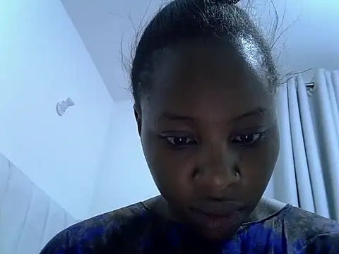Snapshot of Queen_loveer chatting on 25, 3, 2026 Queen loveer online show from 25, 3, 2026