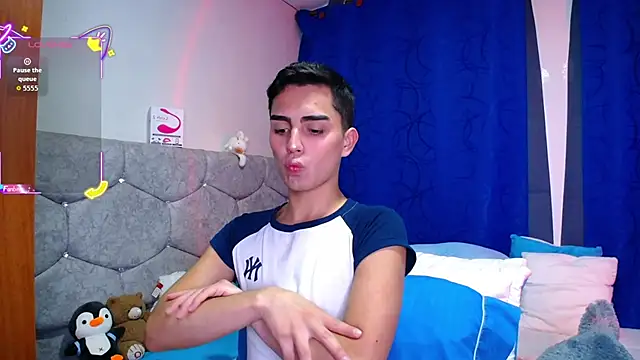 OwenBluee online show from 18, 9, 2025