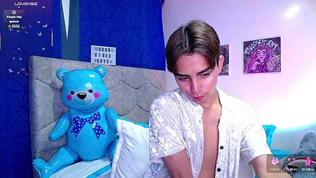 OwenBluee online show from 15, 3, 2025