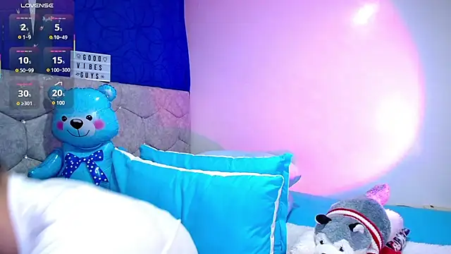 OwenBluee online show from 7, 3, 2025