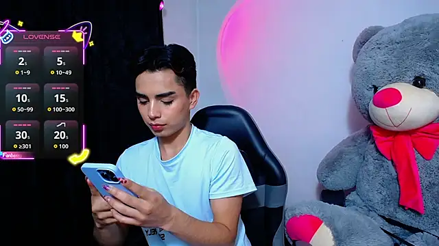 OwenBluee online show from 19, 4, 2026