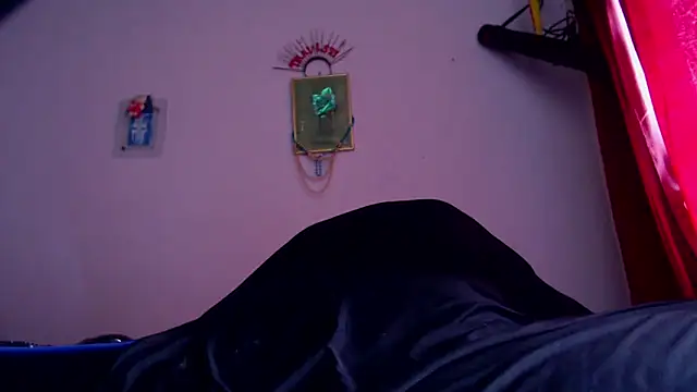 Zafiro subversiva online show from 8, 4, 2026