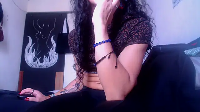 Zafiro subversiva online show from 4, 3, 2026