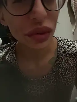 myloveforyouu online show from 3, 2, 2026