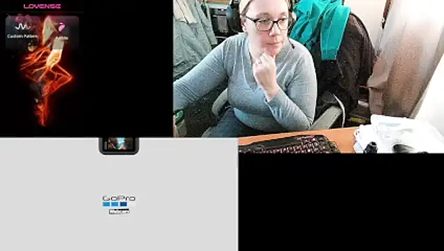 Snapshot of lili-hot-77 chatting on 4, 11, 2025 lili-hot-77 online show from 4, 11, 2025