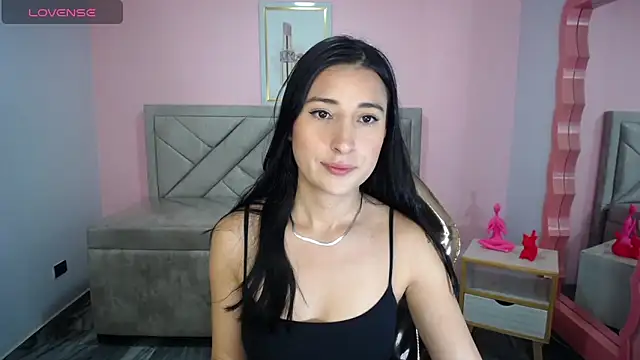 Snapshot of lizzyluk_ch chatting on 21, 11, 2025 lizzyluk ch online show from 21, 11, 2025