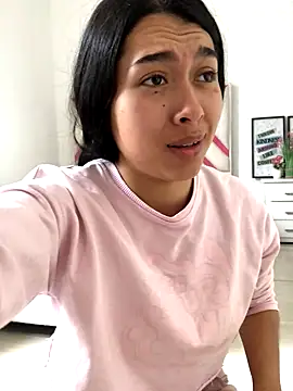 SweetLatiin  online show from 10, 9, 2025