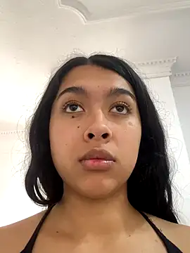 SweetLatiin  online show from 26, 11, 2025