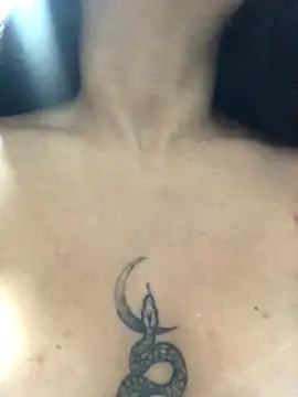 SweetLatiin  online show from 12, 9, 2025