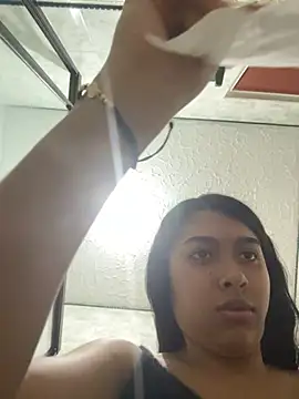 SweetLatiin  online show from 10, 11, 2025