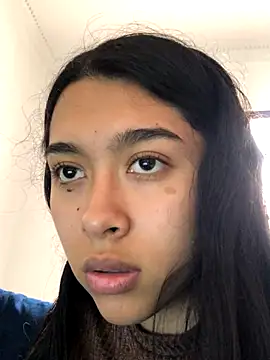 SweetLatiin  online show from 5, 11, 2025