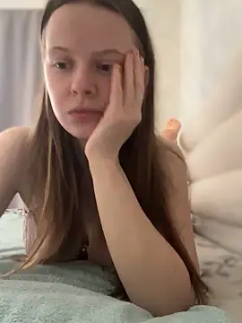 Snapshot of wrenlie chatting on 9, 11, 2025 wrenlie online show from 9, 11, 2025