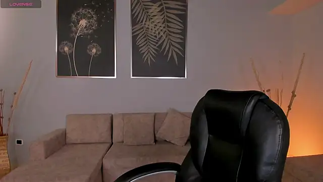 ValeriaRiveraX online show from 28, 9, 2025