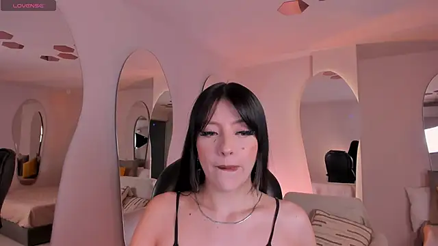 Snapshot of ValeriaRiveraX chatting on 1, 3, 2026 ValeriaRiveraX online show from 1, 3, 2026