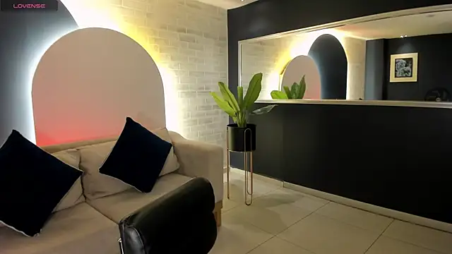 MariaHerrera  online show from 18, 11, 2025