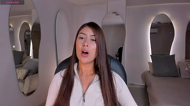 Snapshot of ArianaDumont chatting on 28, 6, 2026 ArianaDumont online show from 28, 6, 2026