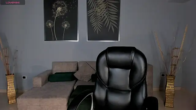 KatieStonne online show from 28, 10, 2025