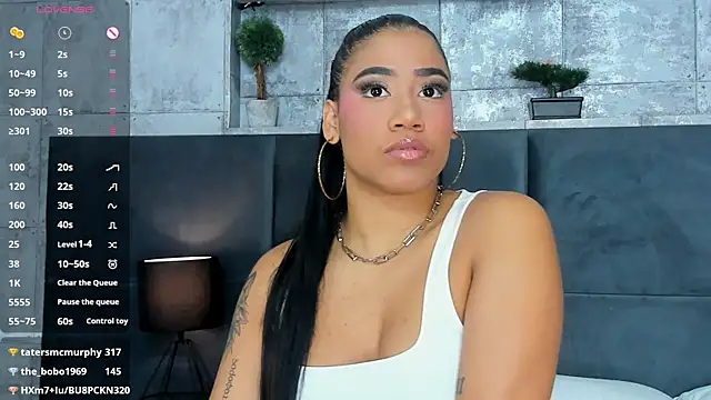 Snapshot of Salome_Diaz_ chatting on 4, 3, 2025 Salome Diaz online show from 4, 3, 2025