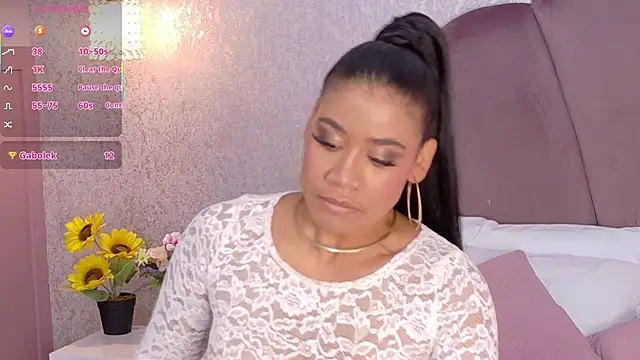 Snapshot of Salome_Diaz_ chatting on 17, 11, 2025 Salome Diaz online show from 17, 11, 2025