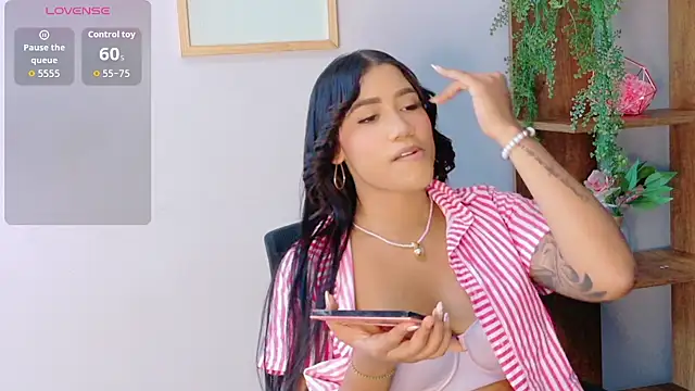 Salome Diaz  online show from 24, 2, 2026