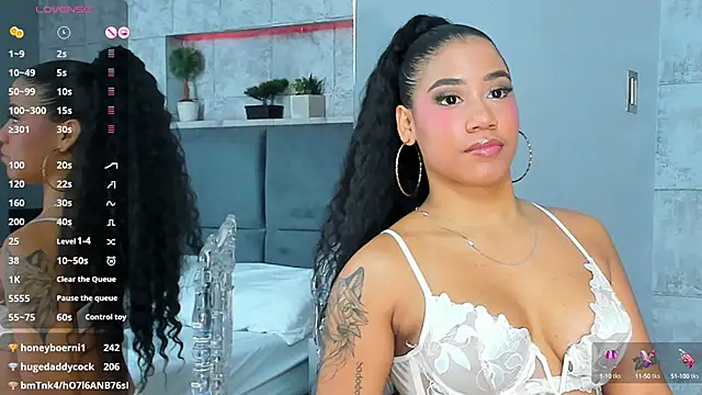 Snapshot of Salome_Diaz_ chatting on 24, 2, 2025 Salome Diaz online show from 24, 2, 2025