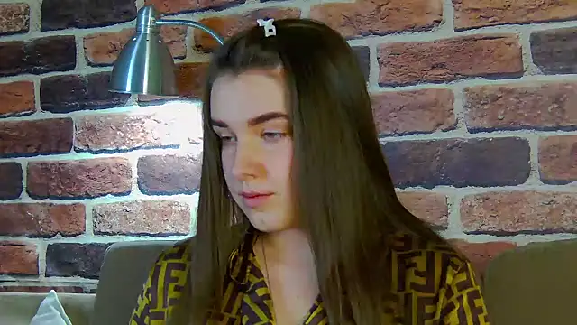 Sofia Hugs online show from 24, 3, 2026