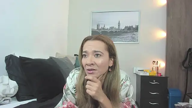 penelope handaos online show from 7, 10, 2025