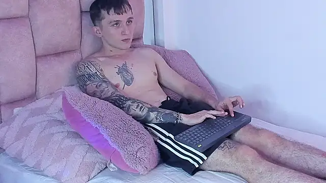 Dylanwhite23  online show from 6, 3, 2025