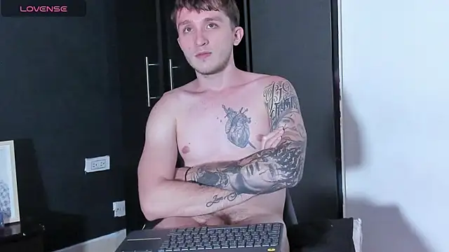 Dylanwhite23  online show from 16, 12, 2025