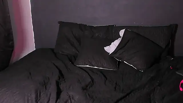 Dylanwhite23  online show from 14, 10, 2025