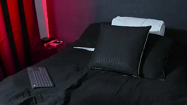 Dylanwhite23  online show from 26, 9, 2025