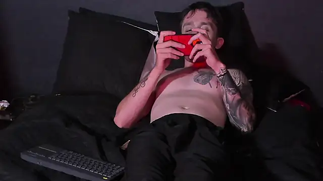 Dylanwhite23  online show from 28, 9, 2025