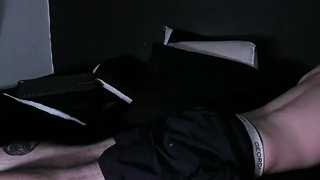 Dylanwhite23  online show from 13, 11, 2025