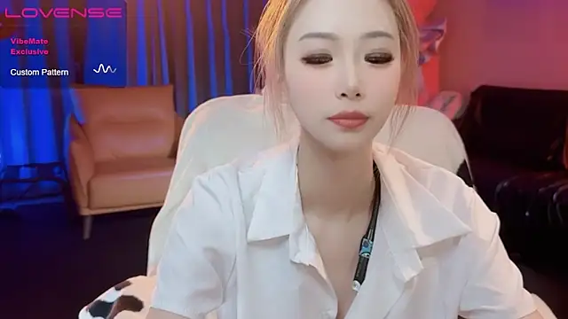 JoooJo  online show from 8, 3, 2025