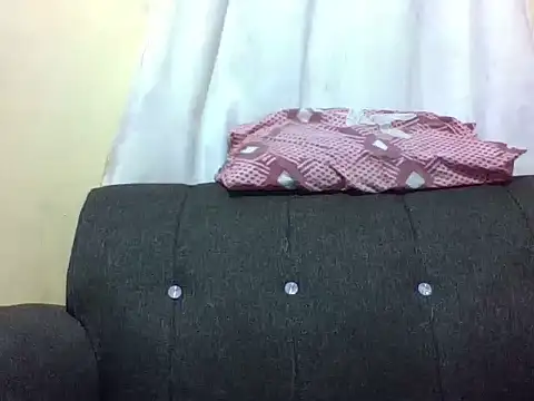 Sweetcecie01 online show from 15, 7, 2026