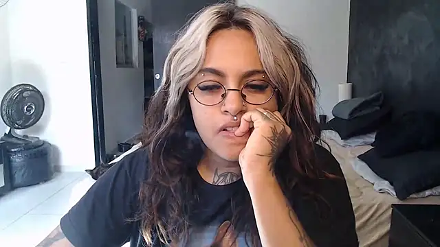 lolafairytail online show from 21, 11, 2025