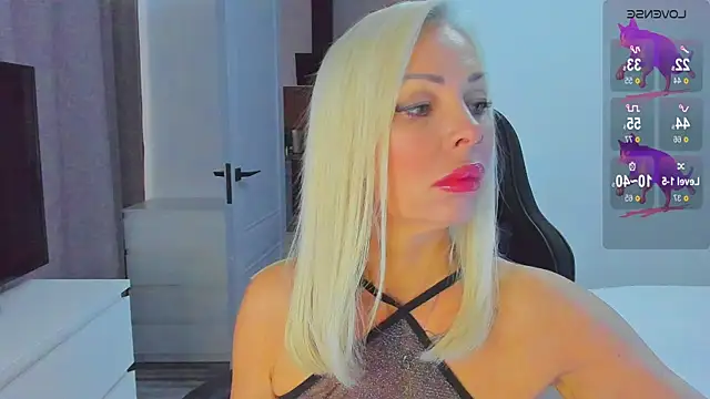 Snapshot of Miya_Kisss chatting on 3, 11, 2025 Miya Kisss online show from 3, 11, 2025