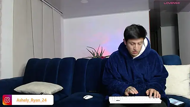 ashely ryan24 online show from 7, 2, 2025