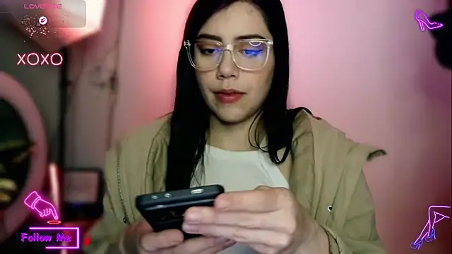 LauGrayJ online show from 9, 11, 2025