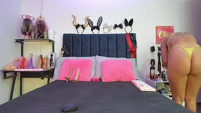 emmily giraldo online show from 6, 10, 2025